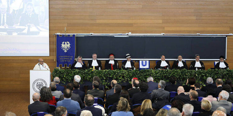 Universit Gli Iscritti Aumentano Del La Vita Cattolica